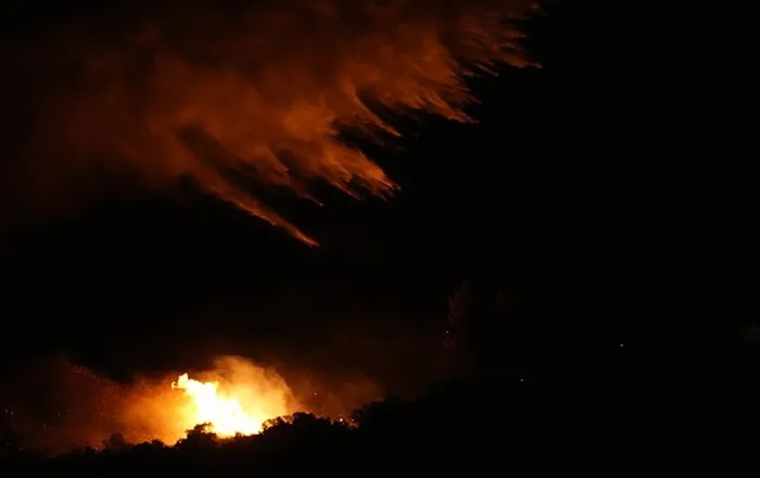 izmir-urlada-orman-yangini-evler-tahliye-edildi-alevlerin-nedeni-ortaya-cikti-vali-elbandan-ilk-aciklama-1-goz-1722374412771.jpg Urla'da çıkan yangının nedeni belli oldu.