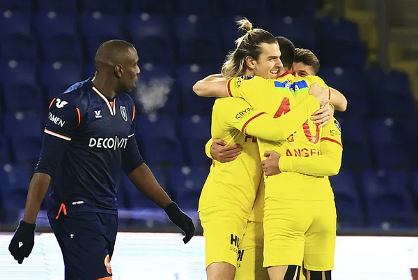 galatasaray-ve-basaksehir-pfdkya-sevk-edildi-1643134937453.jpg Galatasaray ve Başakşehir PFDK'ya sevk edildi - 1