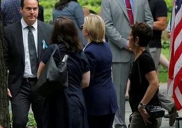 Hillary Clinton 11 Eylül törenlerinde rahatsızlandı