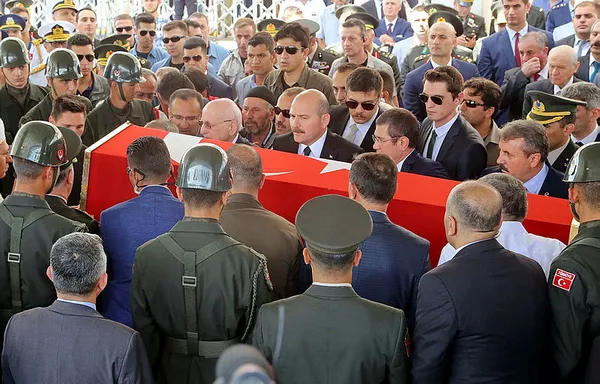 Şehit cenazesinde ilk kez cenaze marşı yerine “Tekbir” çalındı - 1