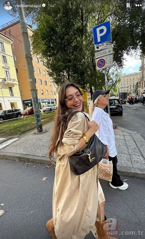 Neslihan Atagül'ün iştahı açıldı! İtalya pozlarına beğeni yağdı 3