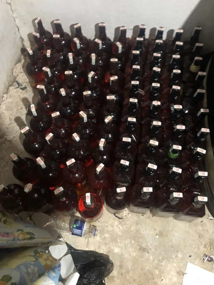 Antalya’da piyasa değeri 250 bin TL'lik sahte alkollü içki ele geçirildi - 1