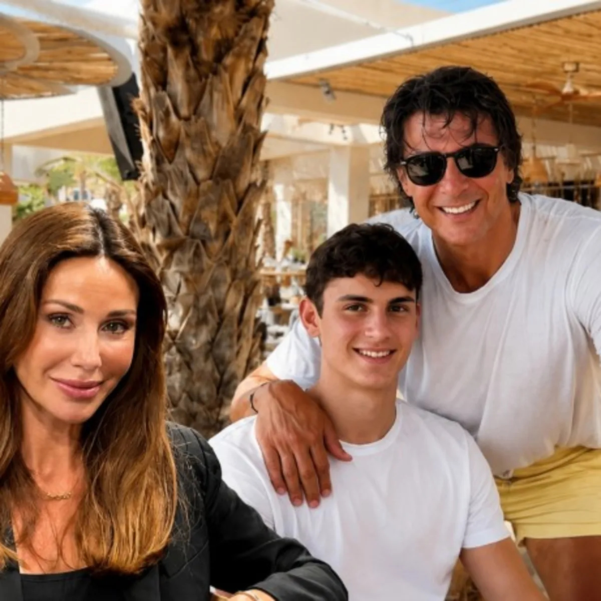 Eski eşler tatile çıktı: Demet Şener ve İbrahim Kutluay'dan Mikonos kareleri