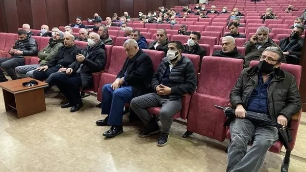 ibbden-odeme-alamayan-otobus-soforleri-isyanda-istanbulda-ulasim-sistemi-cokmus-durumda-1643821464334.jpg CHP'li İBB'nin sorumsuzluğu Özel Halk Otobüsü sürücülerini isyan ettirdi! - 3