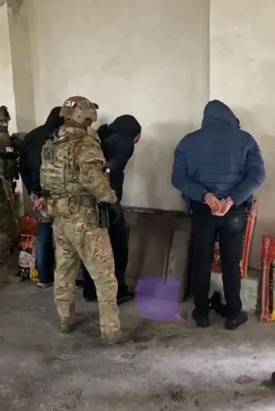 1609912778377.jpg Ülke tarihinin en büyük operasyonu! 4 Türk'e gözaltı - 1