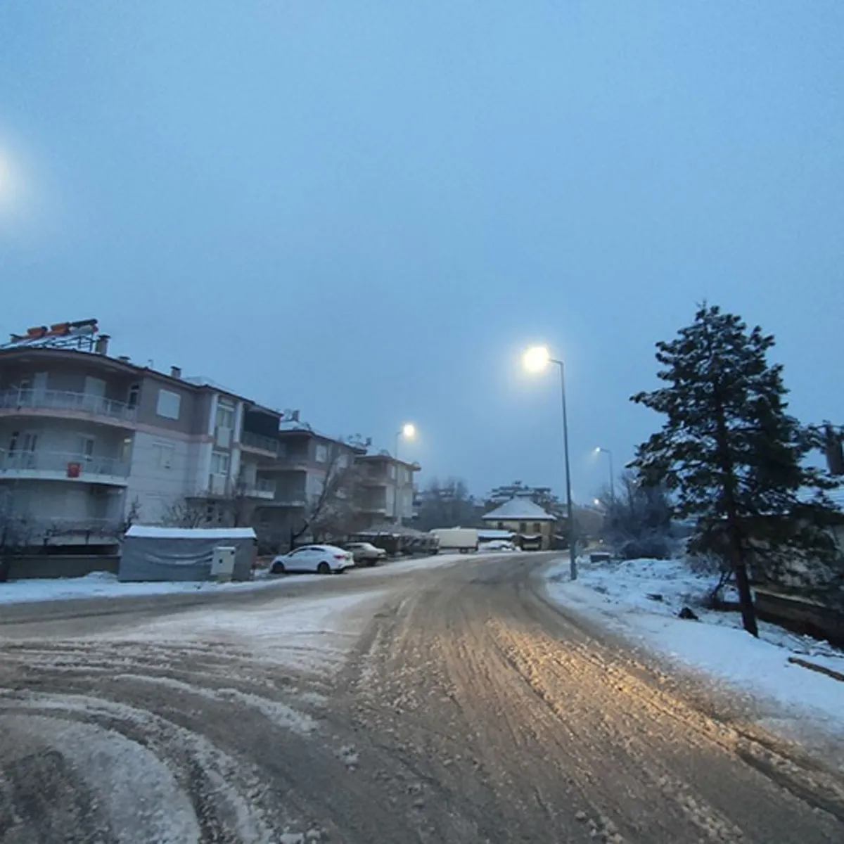 Antalya'nın yüksek kesimlerine kar yağdı!