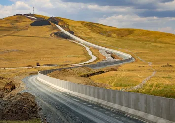 Sınıra 33 kilometrelik yeni önlem! Güvenlik zırhı genişletiliyor