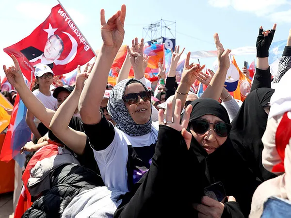 istanbulda-dev-ak-parti-mitingi-baskan-erdogan-meydani-dolduran-kalabaligin-sayisini-acikladi-1-milyon-700-bin-1683469873057.jpg
