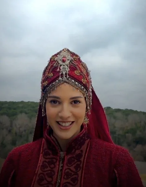 kurulus-orhanin-dev-kadrosu-baskentte-kulliyede-hayranlariyla-bulusuyorlar-1773472638802.jpg Kuruluş Orhan'ın dev kadrosu Başkent’te: Külliye’de hayranlarıyla buluşuyorlar - 4