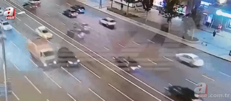 Trafikte dehşet anları! Alev topuna döndü 1