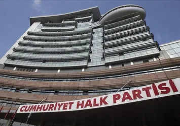 CHP'de taht kavgaları: Koltuk sevdası adayları dört koldan atağa geçirdi! İmamoğlu mühürlendi Kılıçdaroğlu-Özel müsabakası başladı