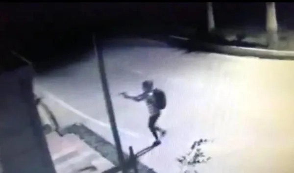 Mersin’deki polisevine düzenlenen terör saldırısında yeni gelişme! Teröristlerin geldiği paramotorun görüntüleri ortaya çıktı