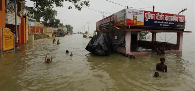 Hindistan’daki şiddetli yağışlar 18 can aldı