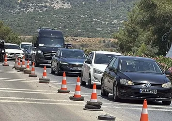 Tatilciler Bodrum'a akın etti! 24 saatte 50 bin araç