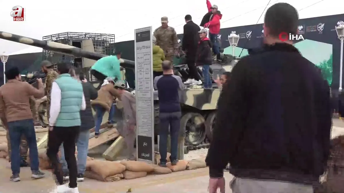 Şam’da Suriye devrimi askeri fuarı açıldı