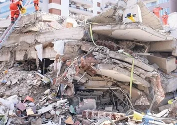 CHP'li Tunç Soyer'e depremzedelerden tepkiler çığ gibi: İşgalci değil depremzedeyiz