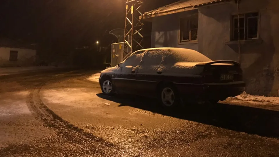 Edirne'de kar yağışı başladı