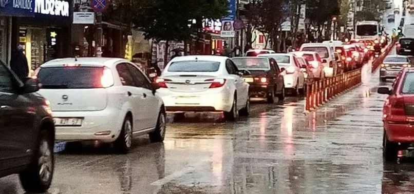 Kocaeli, Sakarya, Bolu’da okullar tatil mi? Yarın hangi illerde okullar tatil? Açıklamalar peş peşe geldi...