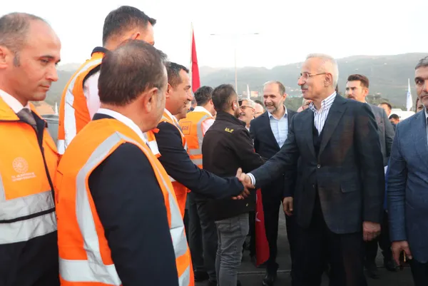 Eser siyasetinin yeni durağı İskenderun! 20 dakikalık yol 2 dakikaya düştü - 1