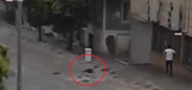 Son dakika: İstanbul Esenyurt’ta sele kapılan kadının kurtarılma anı kamerada