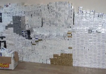 Silivri'de kaçak sigara operasyonu