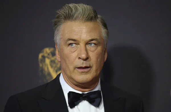 sette-kan-dokuldu-alec-baldwin-kimdir-kac-yasinda-alec-baldwin-oynadigi-filmler-nelerdir-1634881314392.jpg Sette kan döküldü! Alec Baldwin kimdir, kaç yaşında? Alec Baldwin oynadığı filmler nelerdir? - 1