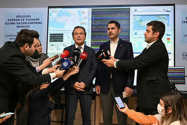 1706872971895.jpg AK Parti İstanbul adayı Murat Kurum'dan Kandilli Rasathanesine ziyaret: Riskli yapı kalmayacak şekilde hazırlanıyoruz - 3