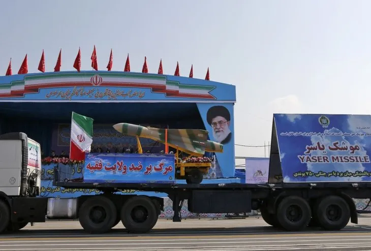 İran’dan Ulusal Ordu Gününde gövde gösterisi