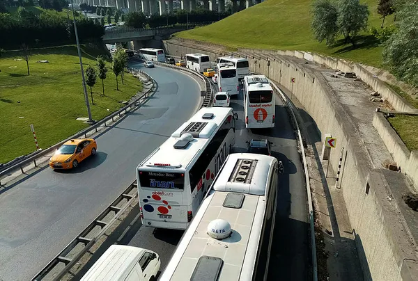 İstanbul'a dönüşte büyük yoğunluk - 1