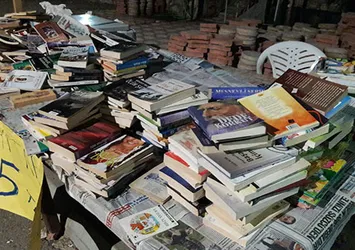 Mersin'de korsan kitap operasyonu