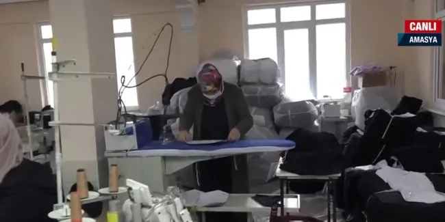 mahalledeki-butun-kadinlar-is-sahibi-oldu-bir-kadin-150-kadini-nasil-istihdam-etti-1637563621948.jpg Mahalledeki bütün kadınlar iş sahibi oldu! Bir kadın 150 kadını nasıl istihdam etti? - 2