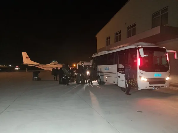 Litvanya arama kurtarma ekibi İstanbul'a getirildi - 1