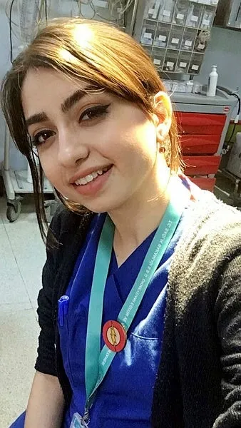 Genç hemşireyi mesleki şüphe kurtardı! Koronavirüs teşhisi kondu, tırnaklarından kalp hastası olduğunu anladı - 2