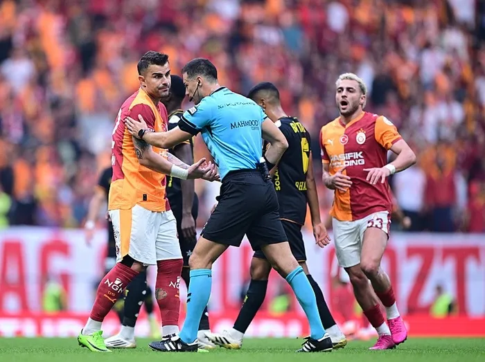 lider-evinde-hata-yapmadi-galatasaray-goztepeyi-maglup-etti-1761506530753.jpeg Fotoğraf (AA)