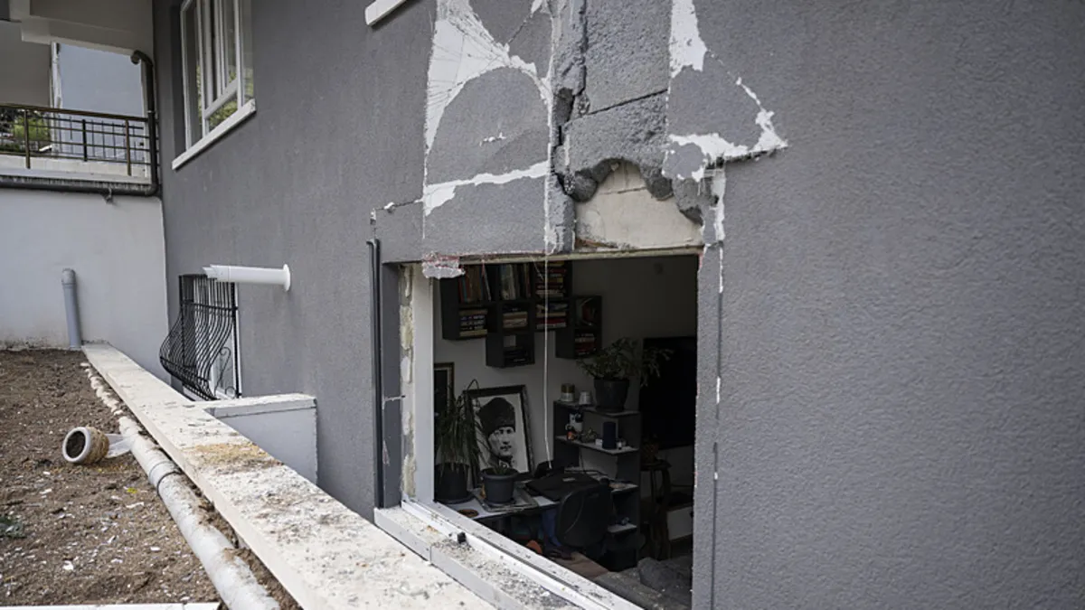 Ankara'daki 4 katlı binada patlama: 1 yaralı