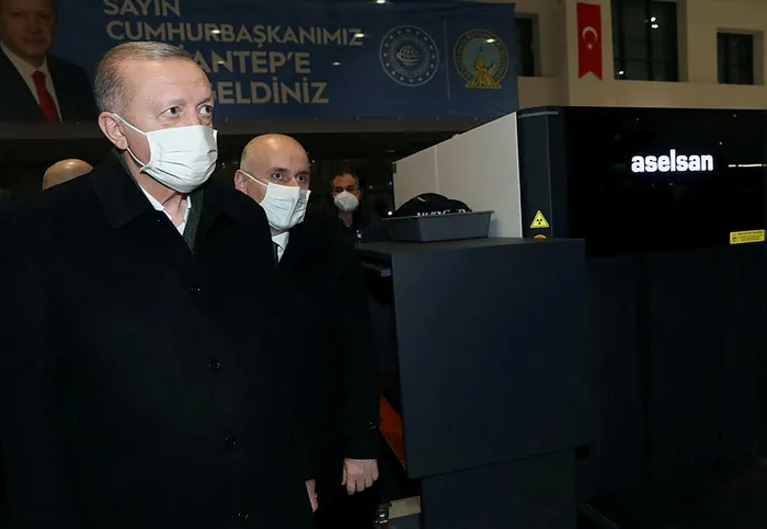 Başkan Erdoğan, ASELSAN'ın X-ray cihazını inceledi - 1