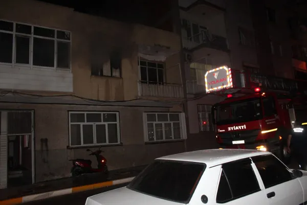 1622948902725.jpg Son dakika: Bacayı temizlemek için benzin döktü, komşusunun evini yaktı - 3