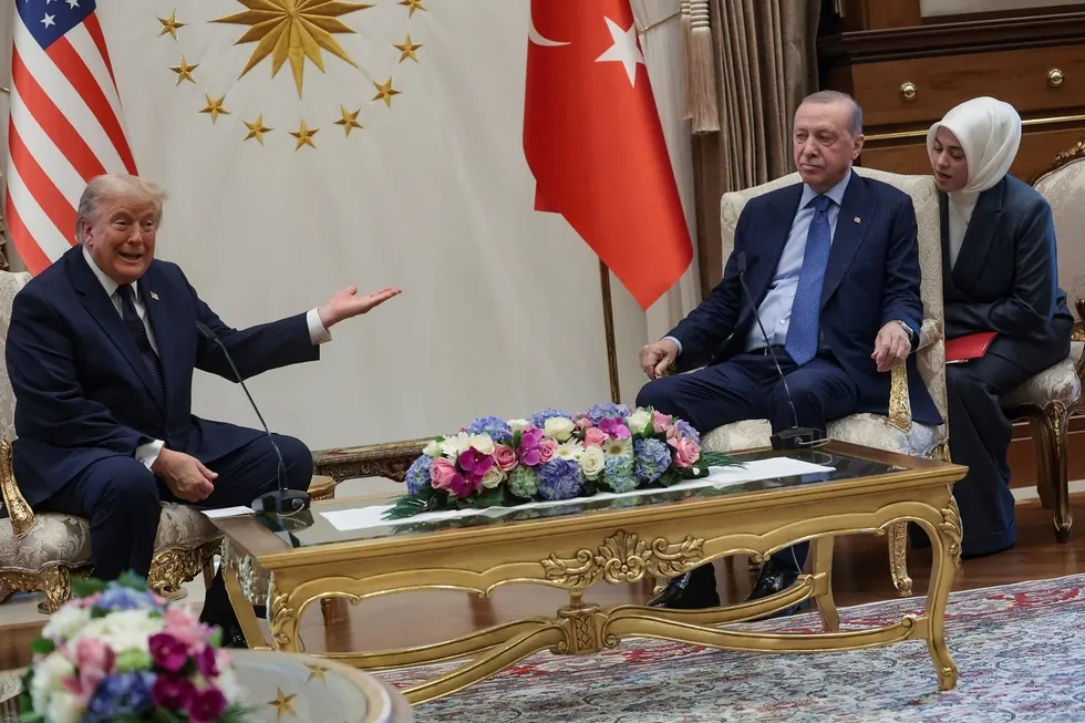 abd-baskani-donald-trump-ankarada-baskan-erdogan-5-f-35-icin-soz-aldik-1783429178731.jpeg ABD Başkanı Ankara'da! Trump'tan Türkiye'ye jest: CAATSA yaptırımlarını kaldırıyoruz - 4