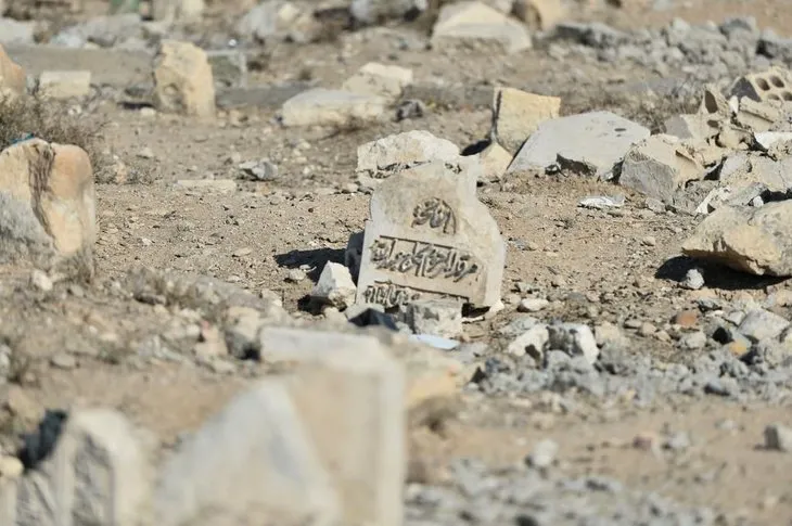Cerablus’ta DEAŞ mezarlıkları bile tahrip etmiş