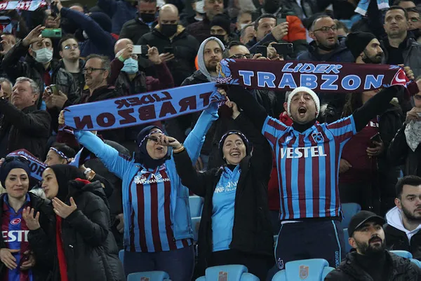 liderden-harika-geri-donus-trabzonspor-3-2-kayserispor-mac-sonucu-ozet-1645816148942.jpg Liderden harika geri dönüş! Trabzonspor 3-2 Kayserispor (MAÇ SONUCU-ÖZET) - 6