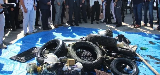 İzmir’de denizden çıkan çöpler şoke etti