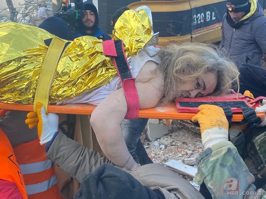 Enkaz başında umutlu bekleyiş! Kurtarma çalışmaları aralıksız devam ediyor 9