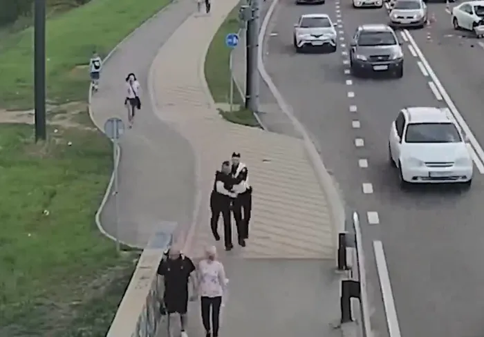 Şaşkına çeviren olay! Elektrik tellerine takılıp takla attı - 4