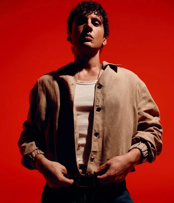 son-dakika-sarkici-edis-havalimaninda-gozaltina-alindi-1772182546890.jpg SON DAKİKA: Şarkıcı Edis havalimanında gözaltına alındı - 3