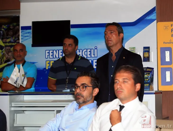 İmza töreninde Fenerbahçe Kulübü Başkanı Ali Koç ayrıntısı: Düşünceli...