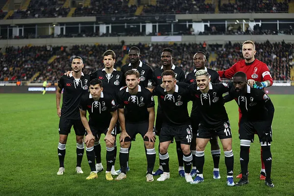 canli-hatayspor-besiktas-canli-anlatim-hatayspor-besiktas-macinda-ilk-duduk-sesi-1703527778321.jpg Beşiktaş Hatayspor’u 2-1 mağlup etti (MAÇ SONUCU ÖZET)