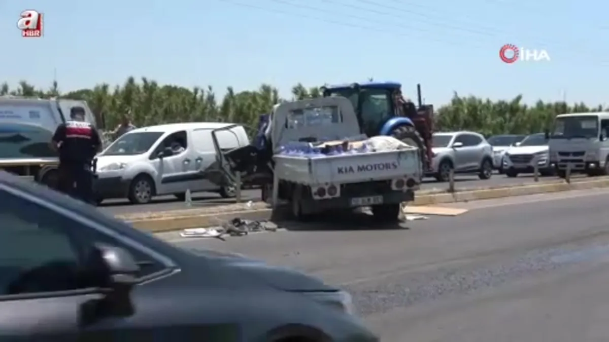 Ayvalık’ta TIR ile kamyonet çarpıştı