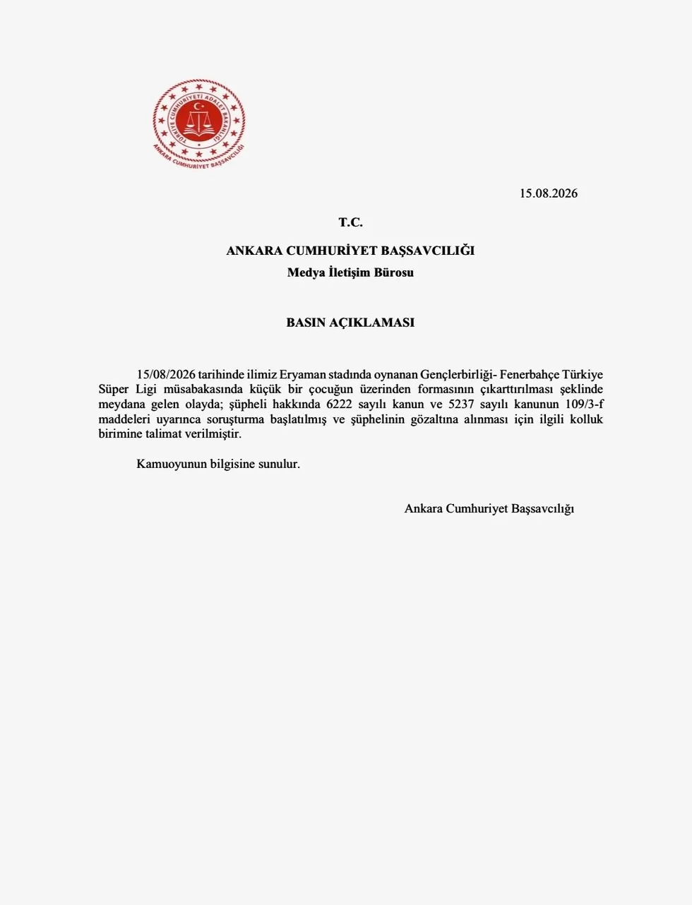 fenerbahceli-kucuk-cocugun-formasini-zorla-cikarmislardi-olayla-ilgili-gozalti-karari-1786833199042.jpeg Fenerbahçeli küçük çocuğun formasını zorla çıkarmışlardı! Olayla ilgili gözaltı kararı - 1