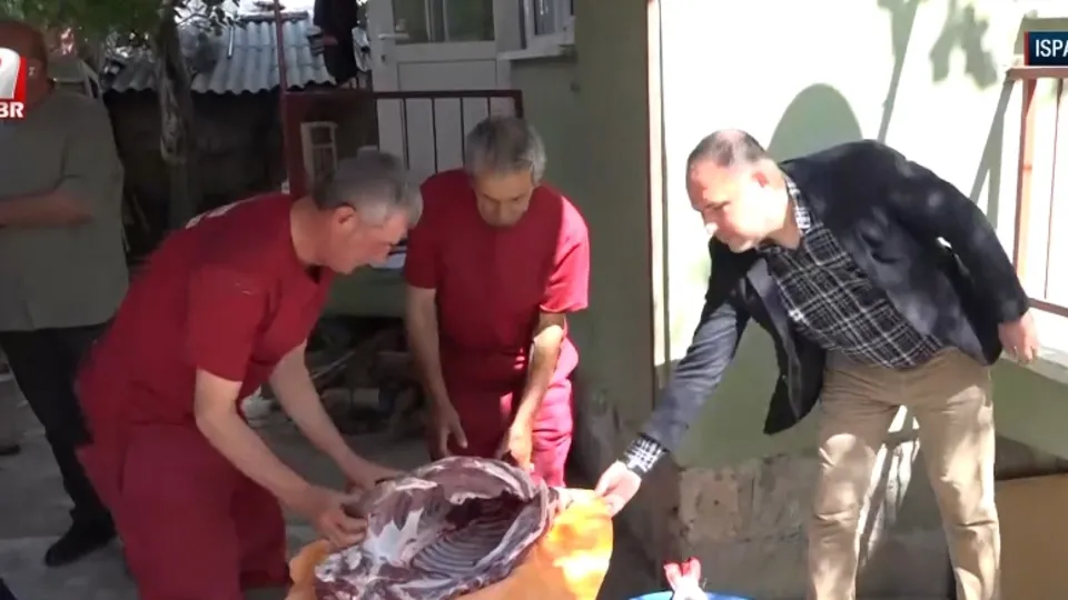 Isparta’da yaşlılara kurbanda kasap desteği!