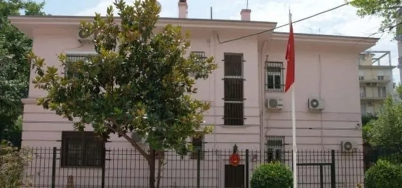 Yunanistan Da Turkiye Nin Selanik Baskonsolosluguna Alcak Saldiri